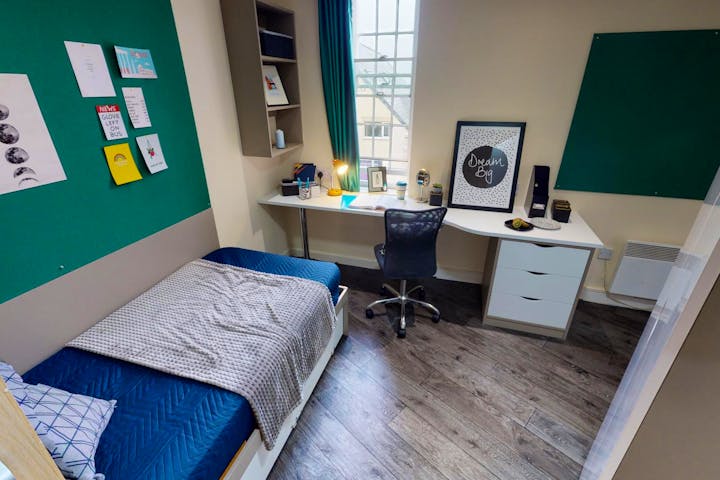 iQ-Student-Accommodation-Bangor-Ty-Willis-Bedrooms-Bronze_En_Suite_Single(5) (1)