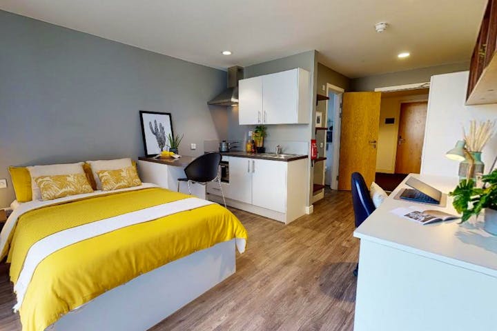 iQ-Student-Accommodation-Edinburgh-Elliott-House-Bedrooms-Addition-Silver_Studio(7)