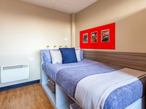 2-student-accommodation-leicester-ben-russell-court-ensuite-9