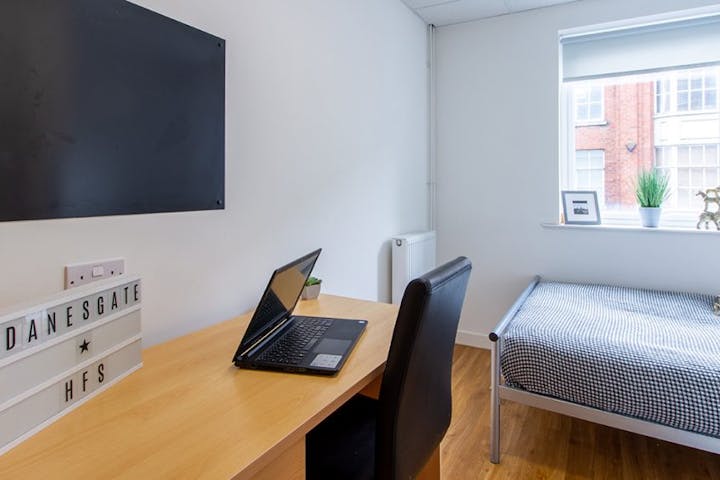 26-student-accommodation-lincoln-danesgate-house-classic-4-5-bed-1-1024x564
