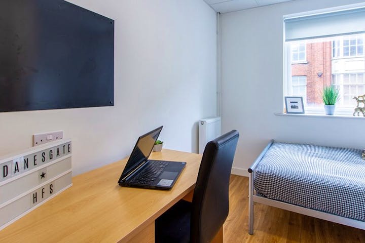 26-student-accommodation-lincoln-danesgate-house-classic-4-5-bed-1-1024x564