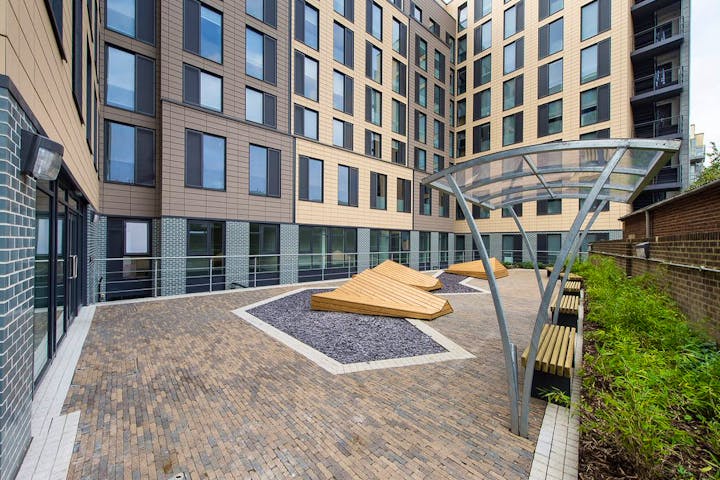 london - glassyard building - 1600 x 1200 - courtyard 1