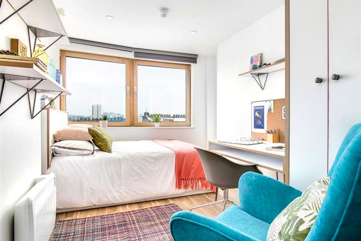 london - new orient house - 1600 x 1200 - en suite 1