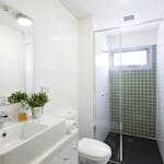 au-uws-bankstown-apartment-5-bedroom-bathroom