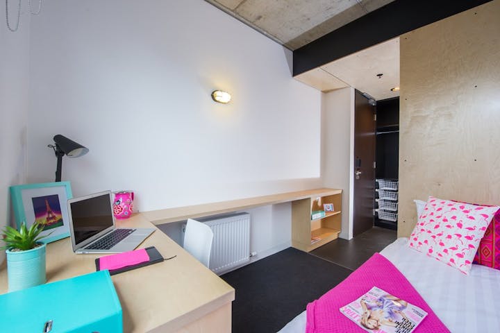 @-RMIT-Bundoora-Multi-share-Apartment-Bedroom-Pink-Blue