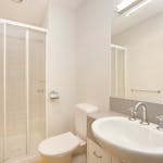 College-House-Bathroom-2-br-small