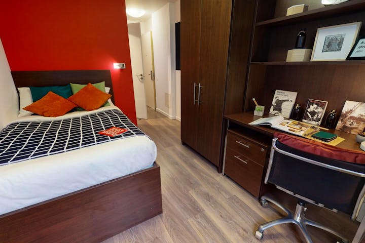 iQ-Student-Accommodation-London-Highbury-Bedrooms-Bronze_En_Suite(6)