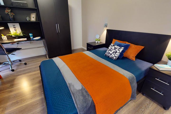 iQ-Student-Accommodation-London-City-Bedrooms-Bronze_One_Bed_Apartment(4)_2