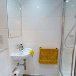 iQ-Student-Accommodation-Brighton-Sawmills-Bedrooms-Gold_En_Suite