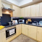 iQ-Student-Accommodation-Dundee-Parker-House-Bedrooms-En_Suite_Kitchen_1_1