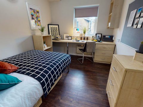 Huddersfield-Aspley-House-Bedrooms-Bronze_En_Suite_Plus(11)_0
