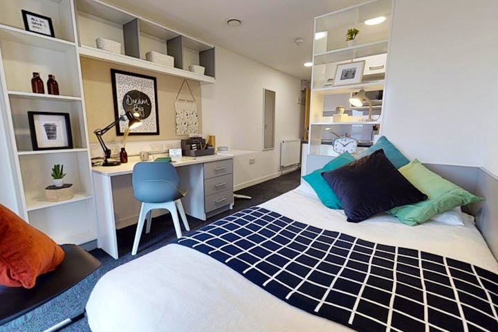 iQ-Student-Accommodation-Sheffield-Century-Square-Bedrooms-Silver_Studio(8)