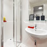 TSHC-Arofan House-Cardiff-Bathroom2