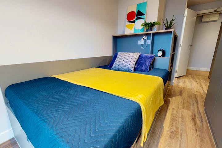 iQ-Student-Accommodation-Coventry-Weaver-Place-Bedrooms-C501e(2)_2