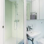 Scape-Bloomsbury-Two Bed Apt-Bathroom_1980x880