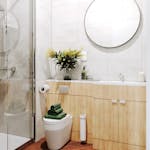 StudioBed_Bathroom_F