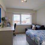 3-student-acccommodation-dover-street-apartments-classic-ensuite-1024x564