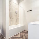 bathroom-montrose-williamsburg-2.700x700
