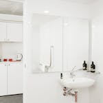 Swanston_Large-Apartment_Bathroom